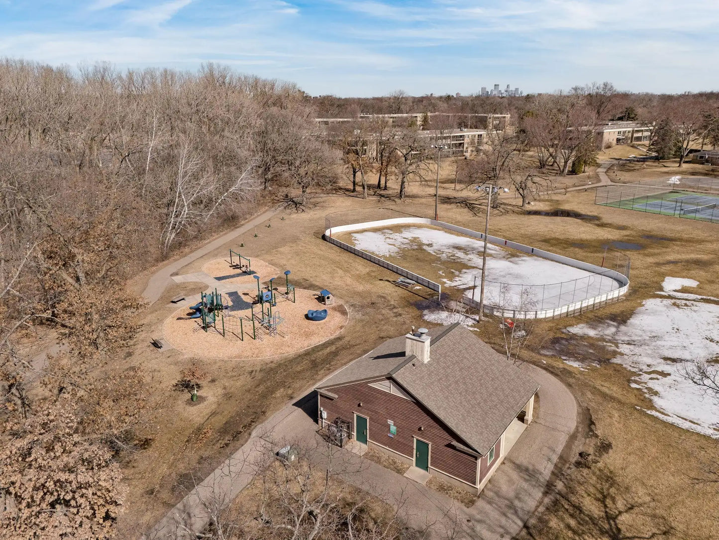 4500 Parkside Lane , Edina, MN 55436