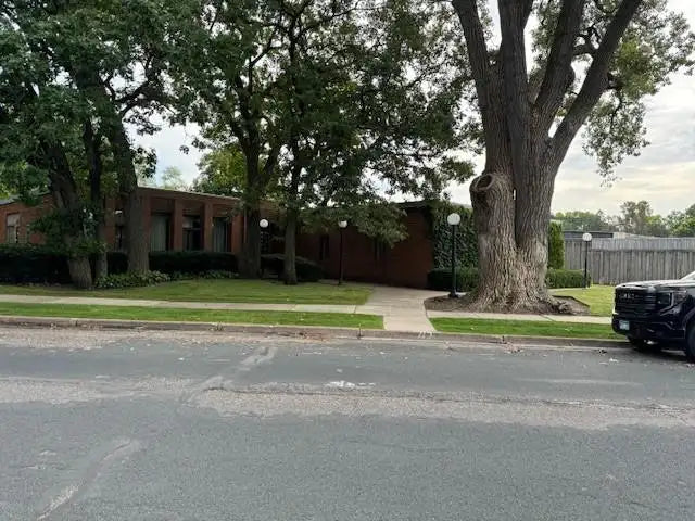 2600 Wayzata Boulevard, Minneapolis, MN 55405