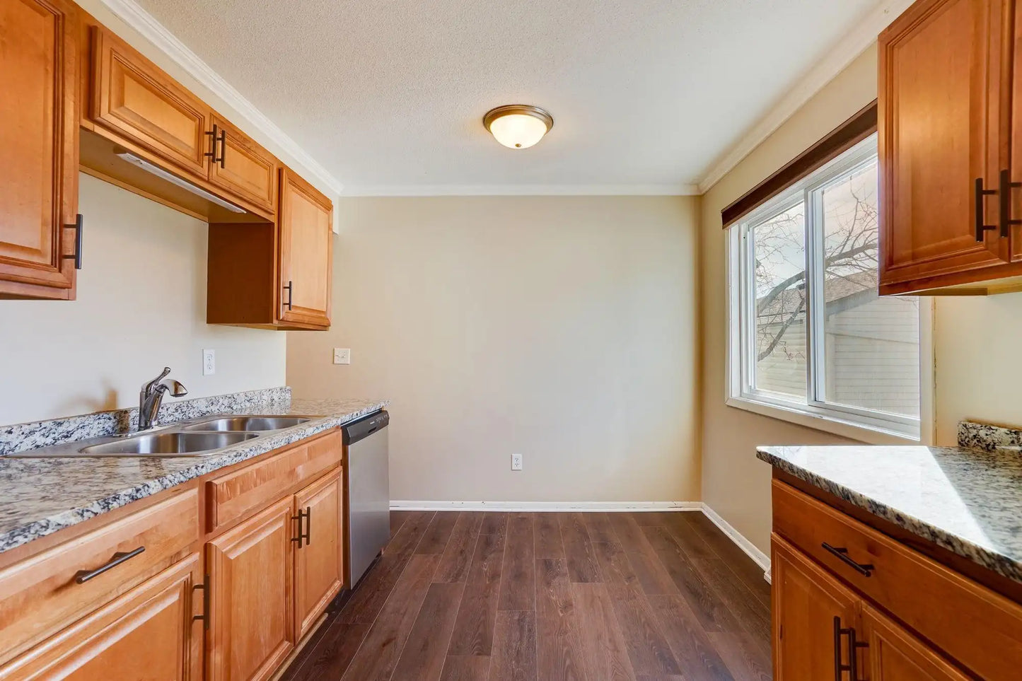 2285 Pond Avenue, Maplewood, MN 55119