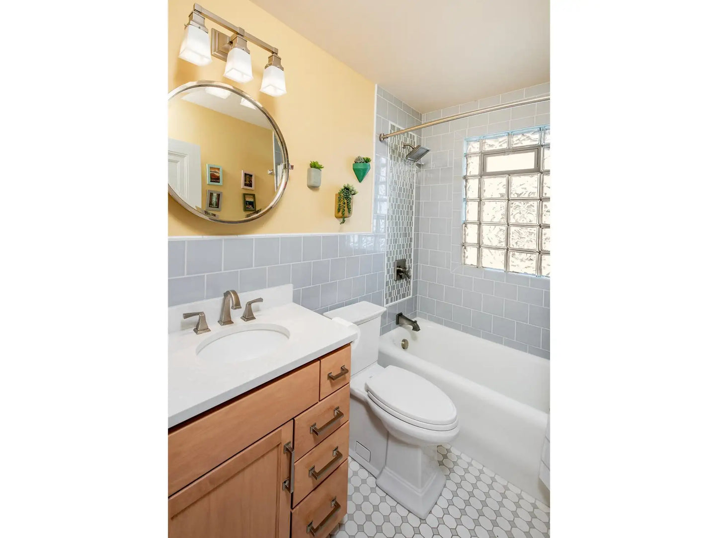428 Sheridan Avenue, Minneapolis, MN 55405