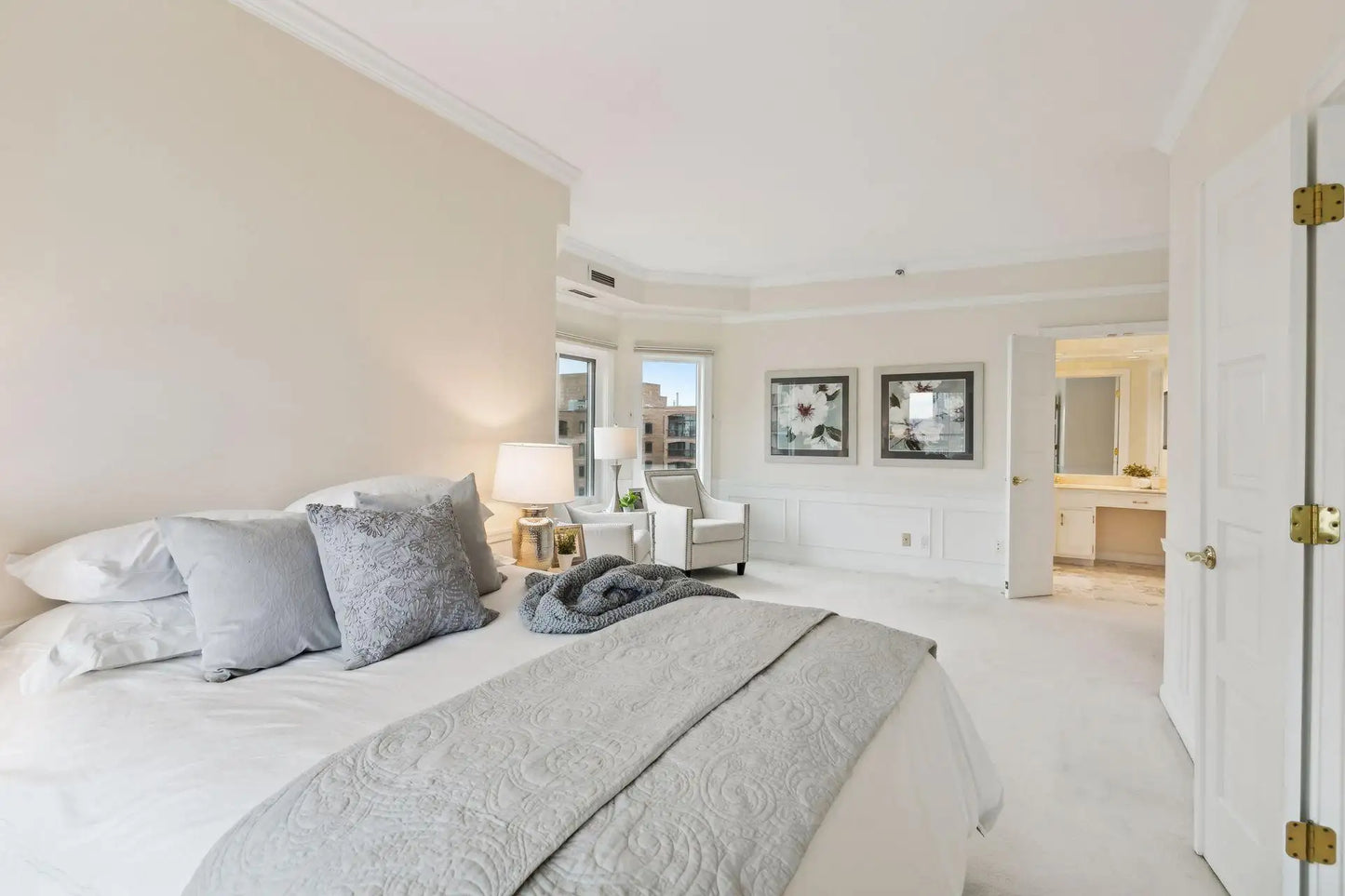 1201 Yale Place, Minneapolis, MN 55403