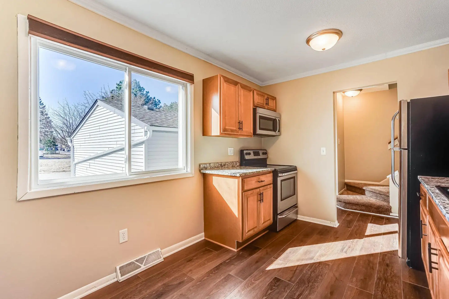 2285 Pond Avenue, Maplewood, MN 55119