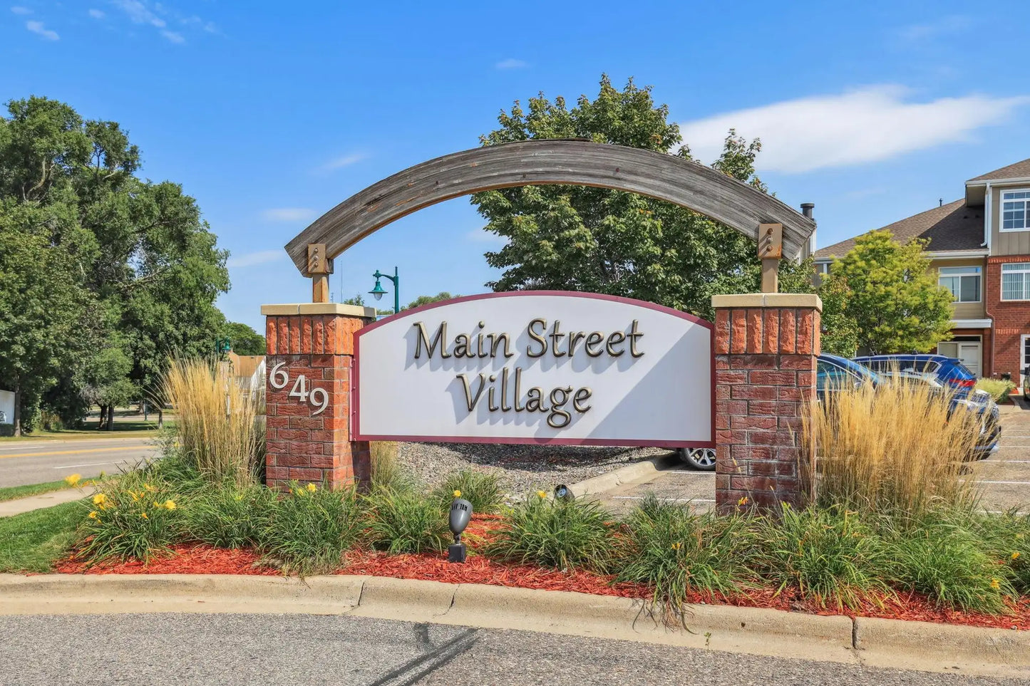 649 Old Highway 8 , New Brighton, MN 55112