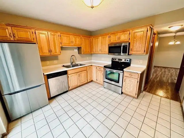 1960 Shenandoah Court, Plymouth, MN 55447