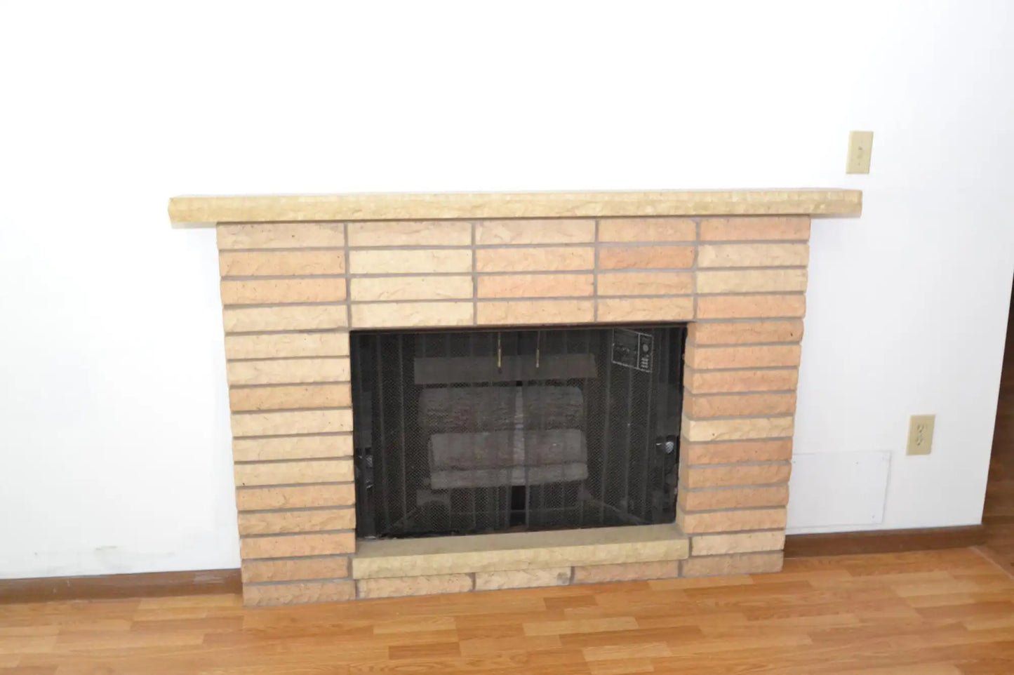 2690 Oxford Street, Roseville, MN 55113