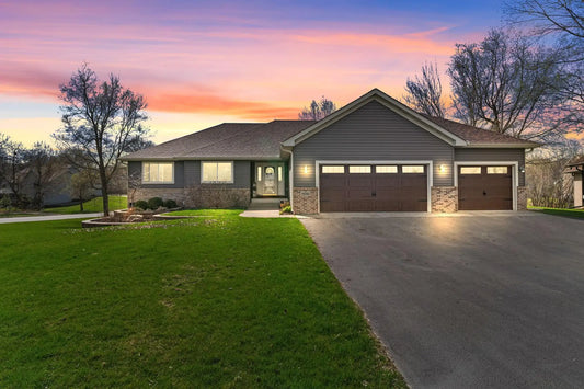 19390 Queen Circle, Elk River, MN 55330