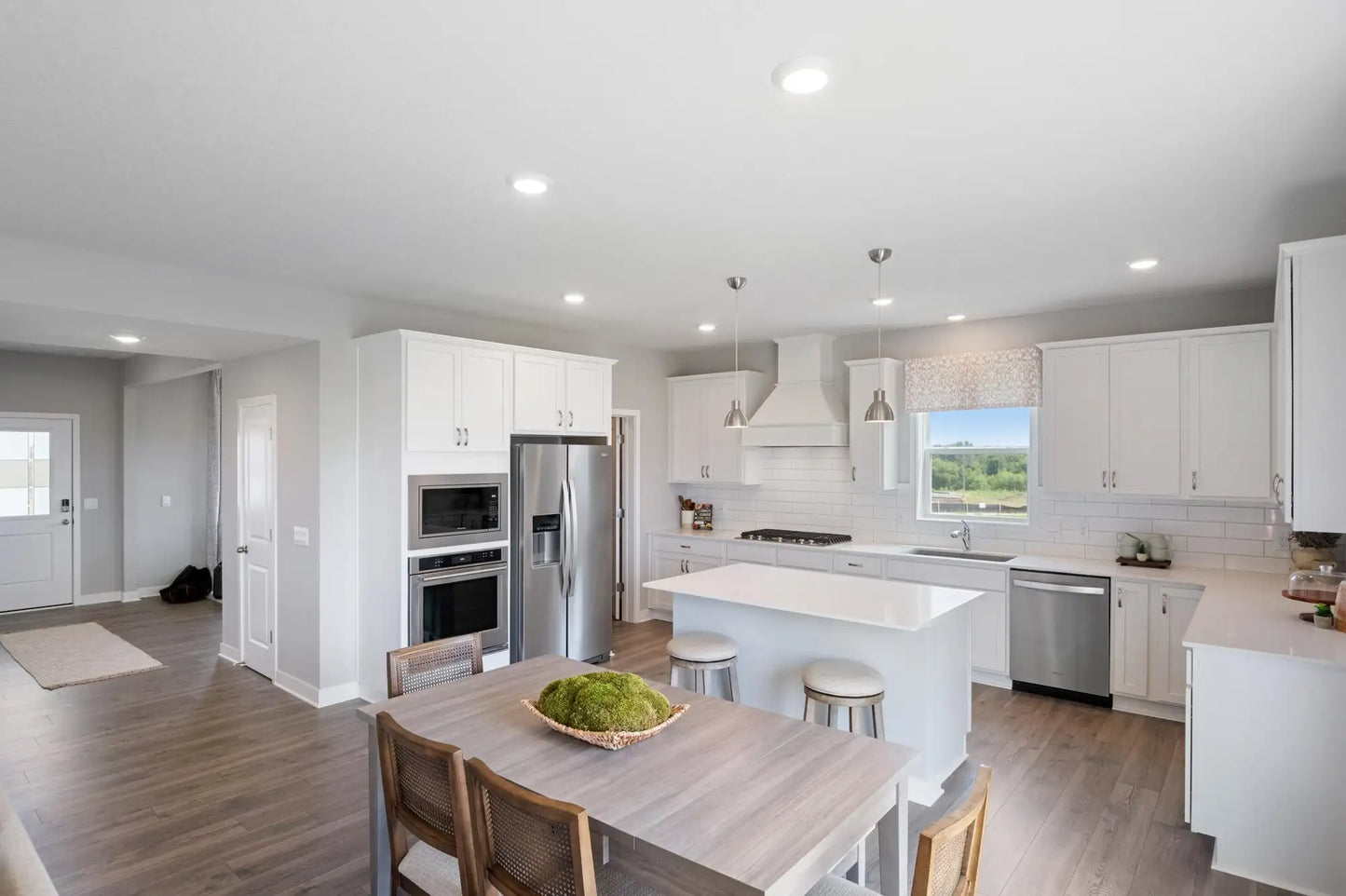 2428 Marsh View Court, Shakopee, MN 55379