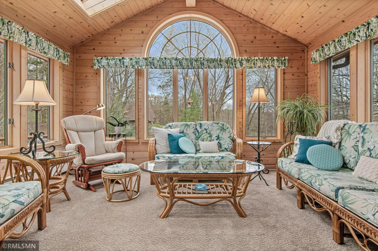 1615 Oakgreen Avenue, West Lakeland Twp, MN 55082
